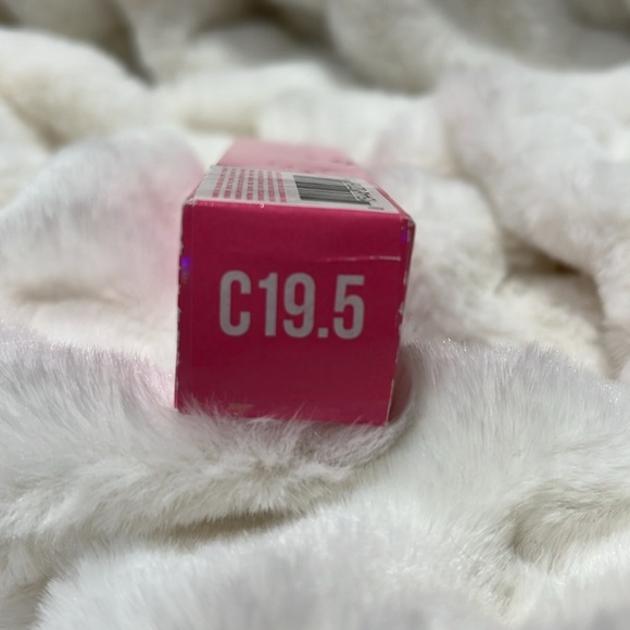 Jeffree Star Magic Star Concealer - Picture 2 of 3